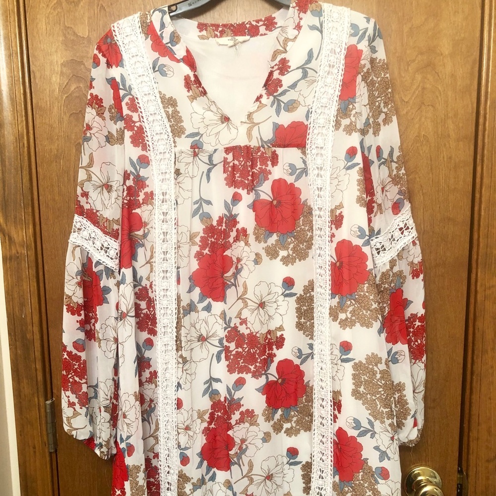 Entro long sleeve floral tunic Like New